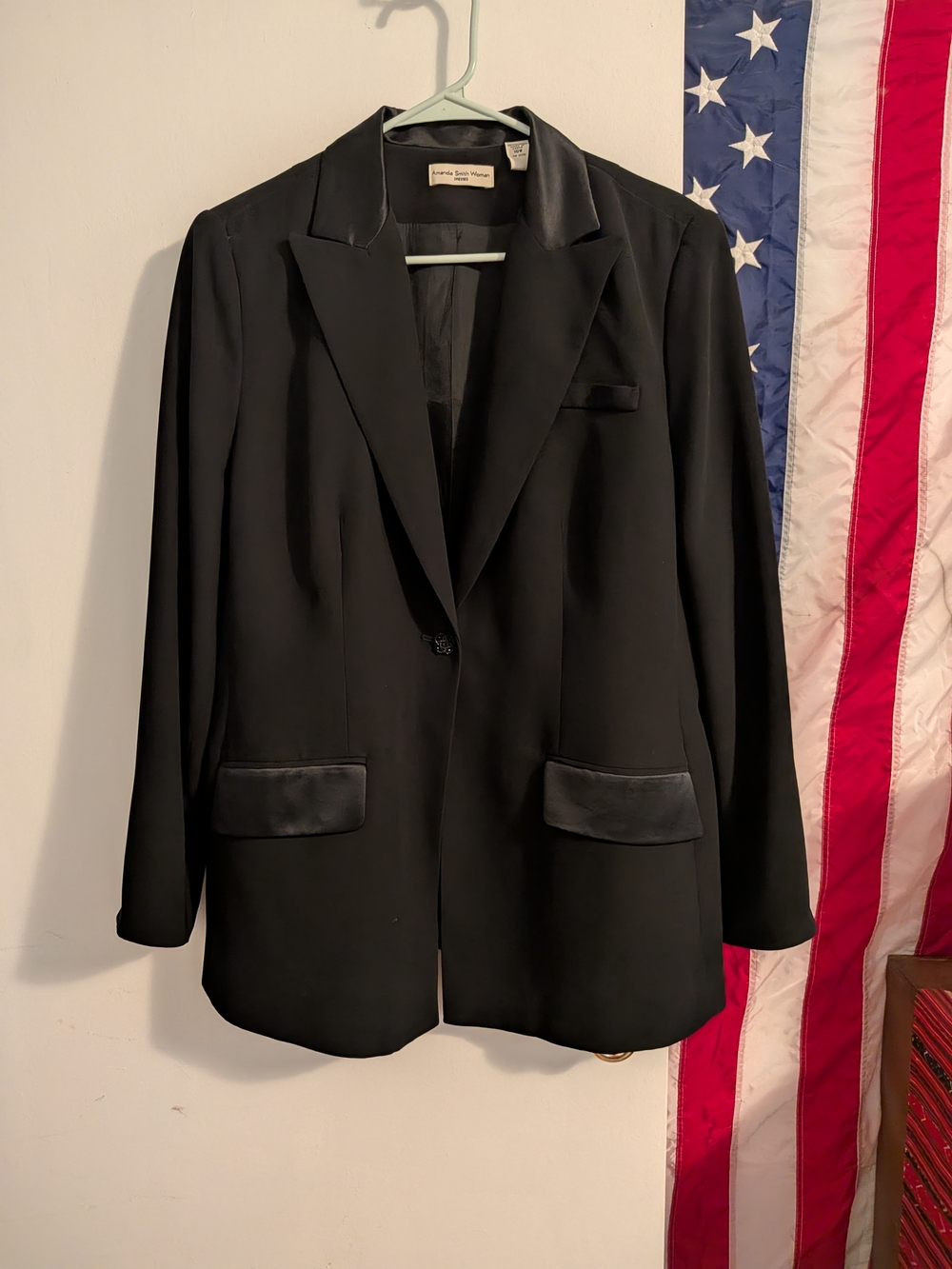 Amanda Smith Black Satin-Trim Single-Button Blazer